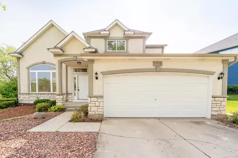 1716 Normandy Woods Ct, Grayslake, IL 60030