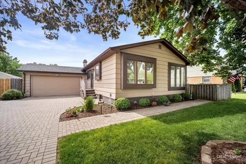 128 N Hale Ave, Bartlett, IL 60103
