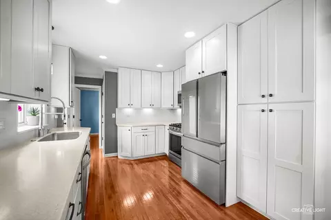 Kitchen - 128 N Hale Ave, Bartlett, IL 60103 photo 2 of 2