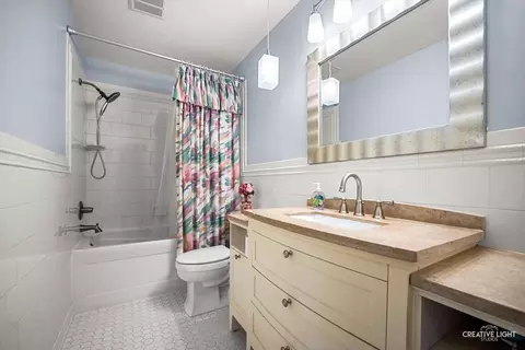 Bath - 128 N Hale Ave, Bartlett, IL 60103 photo 1 of 2