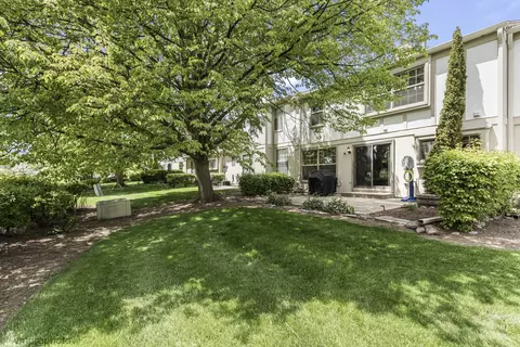 Exterior - 4501 Opal Dr, Hoffman Estates, IL 60192 photo 4 of 5