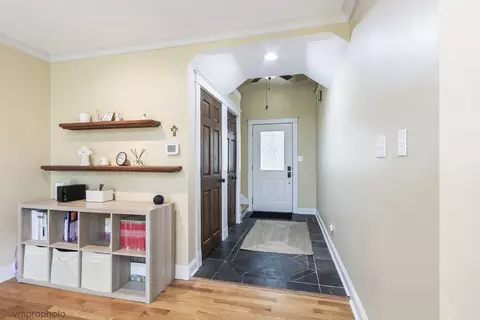 Entry Way - 4501 Opal Dr, Hoffman Estates, IL 60192 photo 1 of 1
