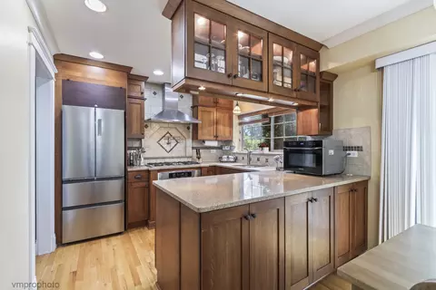 Kitchen - 4501 Opal Dr, Hoffman Estates, IL 60192 photo 2 of 5