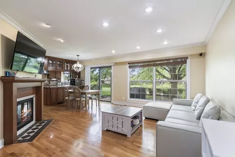 Living - 4501 Opal Dr, Hoffman Estates, IL 60192 photo 2 of 2