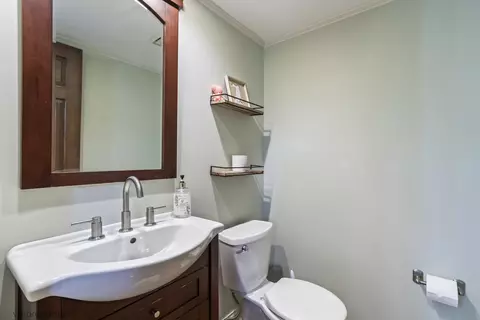 Bath - 4501 Opal Dr, Hoffman Estates, IL 60192 photo 1 of 4