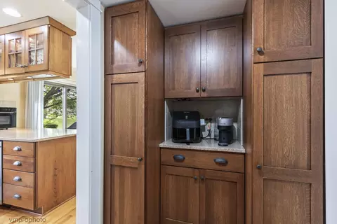 Kitchen - 4501 Opal Dr, Hoffman Estates, IL 60192 photo 5 of 5