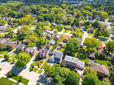 View/Area - 317 Vincent Pl, Elgin, IL 60123 photo 2 of 4
