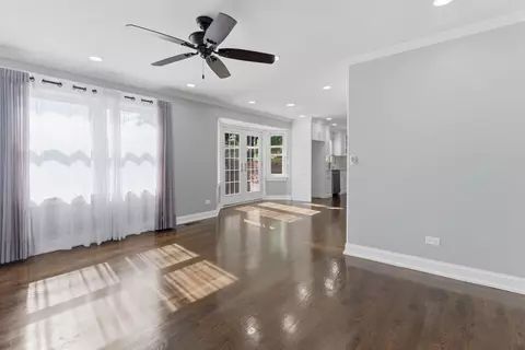 Living - 317 Vincent Pl, Elgin, IL 60123 photo 1 of 6