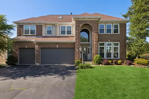 1820 Broadsmore Dr, Algonquin, IL 60102
