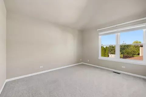 Bedroom - 1820 Broadsmore Dr, Algonquin, IL 60102 photo 3 of 5