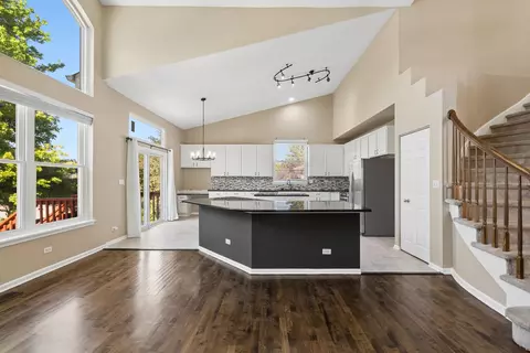 Kitchen - 1820 Broadsmore Dr, Algonquin, IL 60102 photo 1 of 3