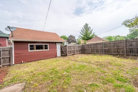 Exterior - 630 Forest Ave, Elgin, IL 60120 photo 2 of 3