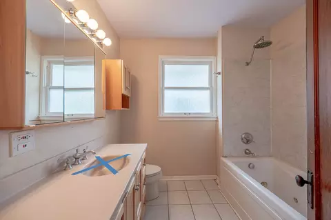 Bath - 630 Forest Ave, Elgin, IL 60120 photo 2 of 2