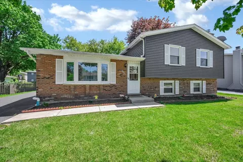 535 Garnett Ave, Winthrop Harbor, IL 60096