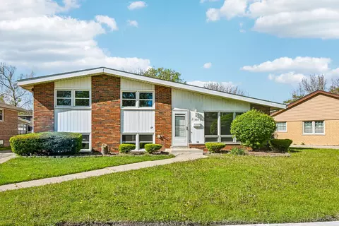 350 Carey Ct SE, Chicago Heights, IL 60411