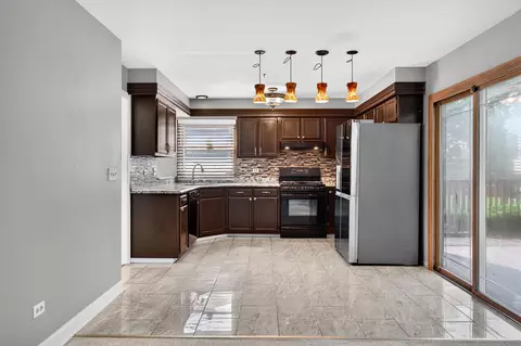 Kitchen - 1560 Colorado Ave, Aurora, IL 60506 photo 3 of 3