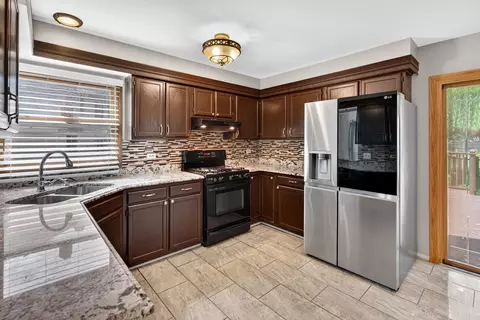 Kitchen - 1560 Colorado Ave, Aurora, IL 60506 photo 1 of 3