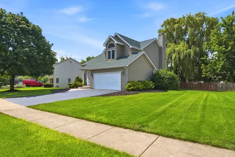 Exterior - 1560 Colorado Ave, Aurora, IL 60506 photo 2 of 11