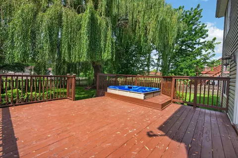Exterior - 1560 Colorado Ave, Aurora, IL 60506 photo 5 of 11