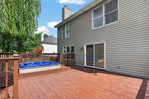 Exterior - 1560 Colorado Ave, Aurora, IL 60506 photo 4 of 11