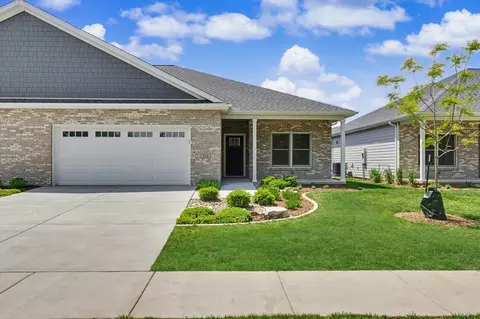 518 S 6th St, Fairbury, IL 61739