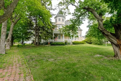 425 Mason St, Chenoa, IL 61726