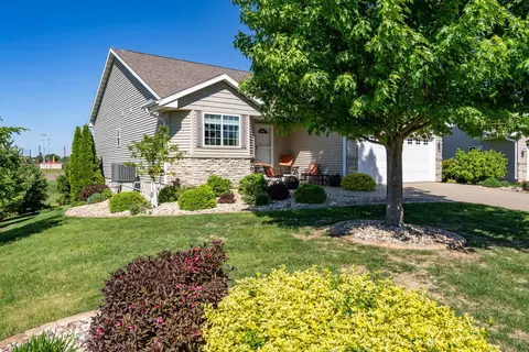 Exterior - 602 E Sheridan Dr, Eldridge, IA 52748 photo 3 of 12