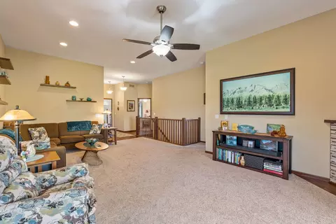 Living - 602 E Sheridan Dr, Eldridge, IA 52748 photo 2 of 6