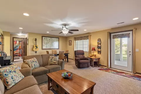 Living - 602 E Sheridan Dr, Eldridge, IA 52748 photo 6 of 6