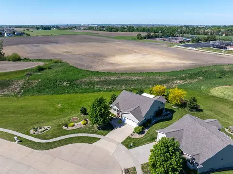 View/Area - 602 E Sheridan Dr, Eldridge, IA 52748 photo 2 of 9