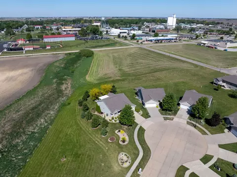 View/Area - 602 E Sheridan Dr, Eldridge, IA 52748 photo 8 of 9