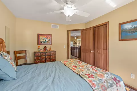 Bedroom - 602 E Sheridan Dr, Eldridge, IA 52748 photo 4 of 6