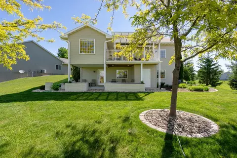 Exterior - 602 E Sheridan Dr, Eldridge, IA 52748 photo 7 of 12