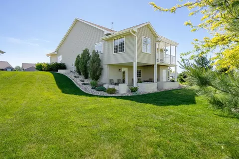 Exterior - 602 E Sheridan Dr, Eldridge, IA 52748 photo 10 of 12