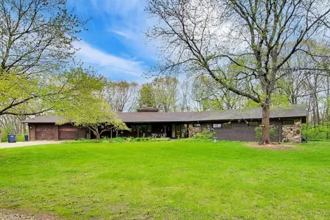 27125 N Williams Park Rd, Wauconda, IL 60084
