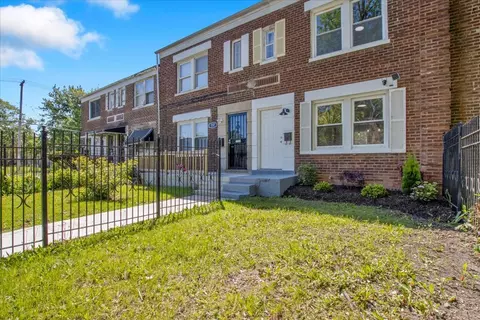 735 E 105th St, Chicago, IL 60628