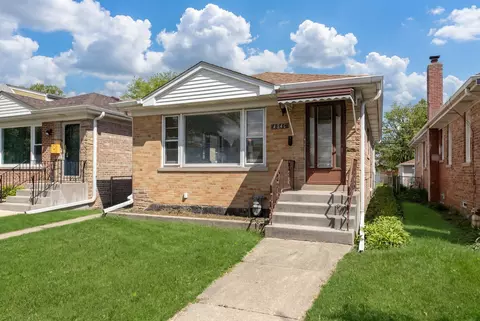 4846 W Foster Ave, Chicago, IL 60630