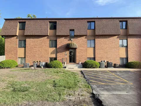 1010 Arlene Ct #18, Bloomington, IL 61701