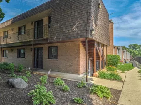 520 E Main St #1C, Barrington, IL 60010