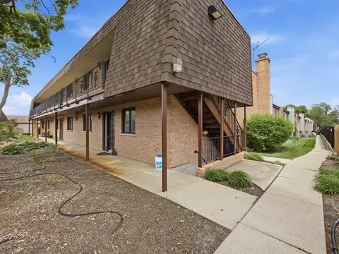 520 E Main St #1C, Barrington, IL 60010
