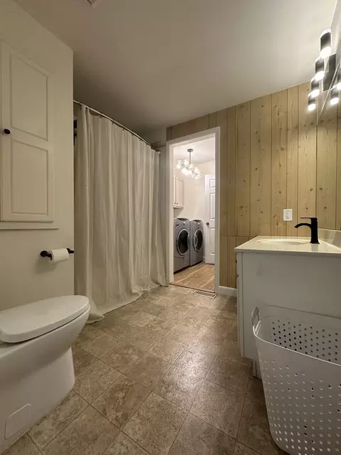 Bath - 109 Labrador Ln, Downs, IL 61736 photo 1 of 6