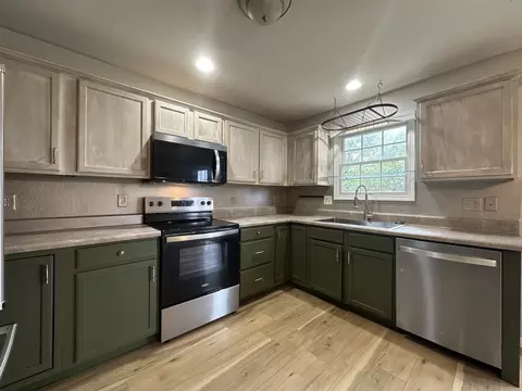 Kitchen - 109 Labrador Ln, Downs, IL 61736 photo 3 of 4