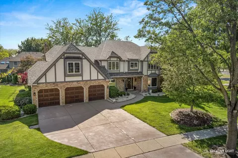 3112 Turnberry Rd, Saint Charles, IL 60174