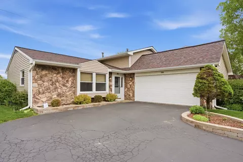 Exterior - 1375 Borden Dr, Elgin, IL 60120 photo 2 of 5