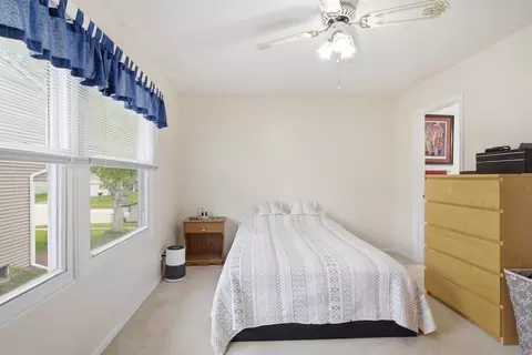 Bedroom - 1375 Borden Dr, Elgin, IL 60120 photo 2 of 6