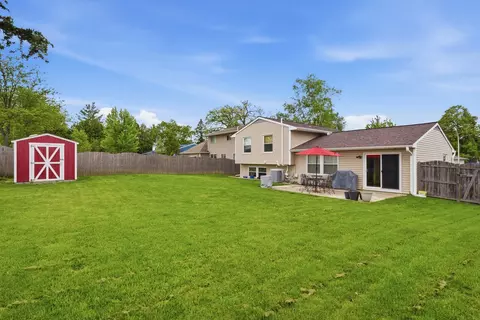 Exterior - 1375 Borden Dr, Elgin, IL 60120 photo 4 of 5