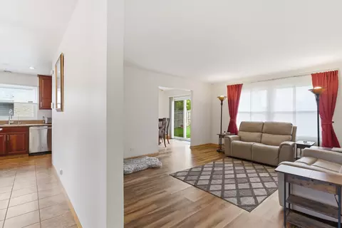 Other - 1375 Borden Dr, Elgin, IL 60120 photo 1 of 5