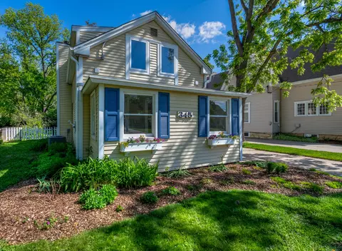 345 Main St, Batavia, IL 60510