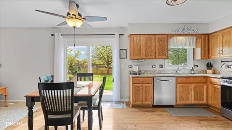 Kitchen - 2220 Stonehaven Dr, Plainfield, IL 60586 photo 3 of 3