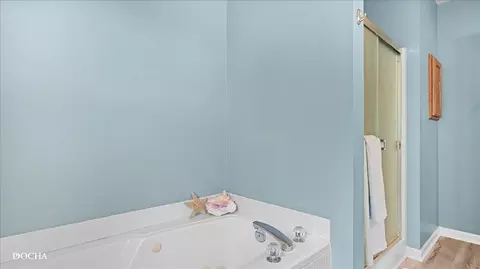 Bath - 2220 Stonehaven Dr, Plainfield, IL 60586 photo 3 of 4
